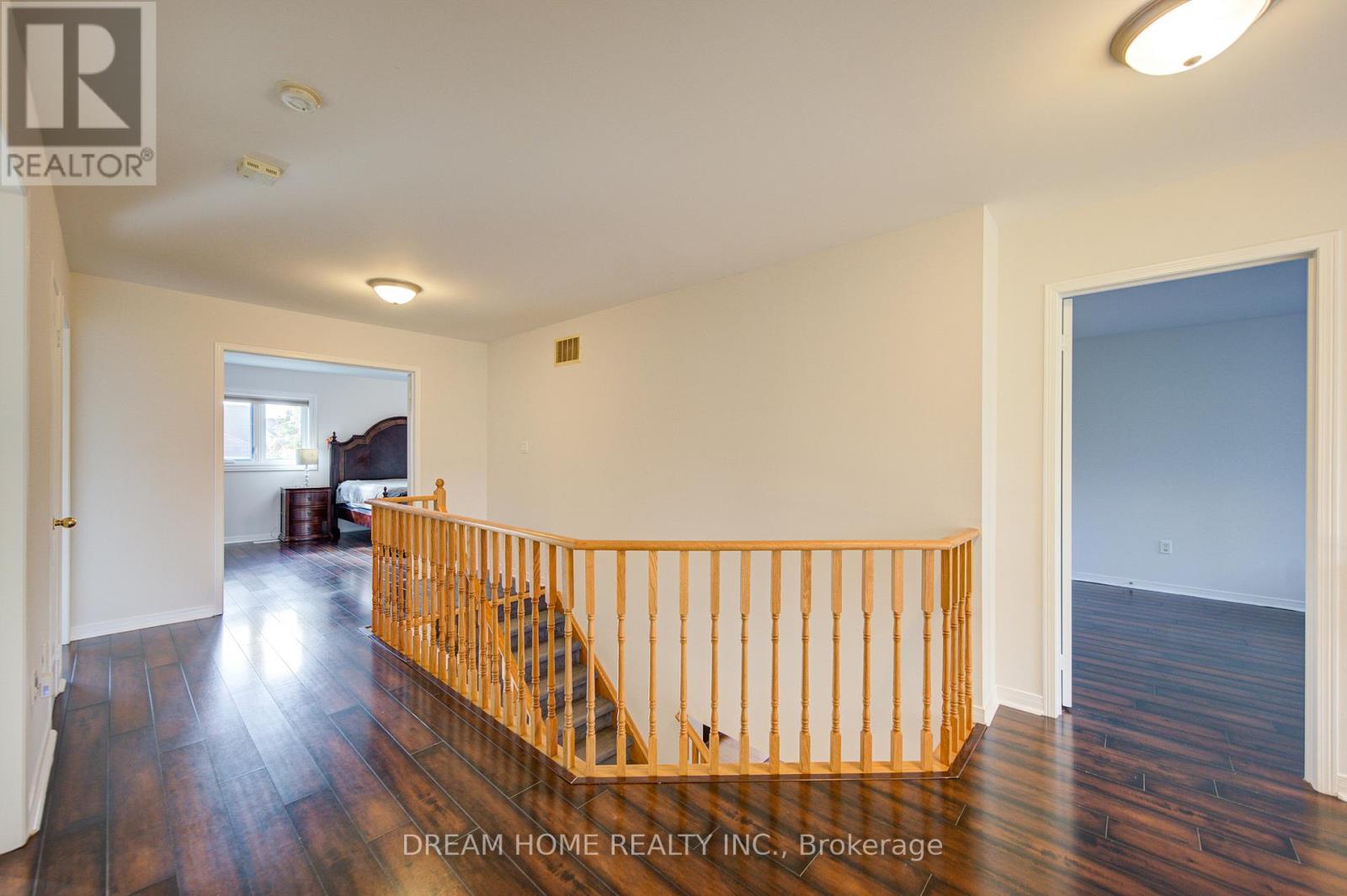 23 Viscount Way, East Gwillimbury, Ontario  L0G 1M0 - Photo 17 - N12455221