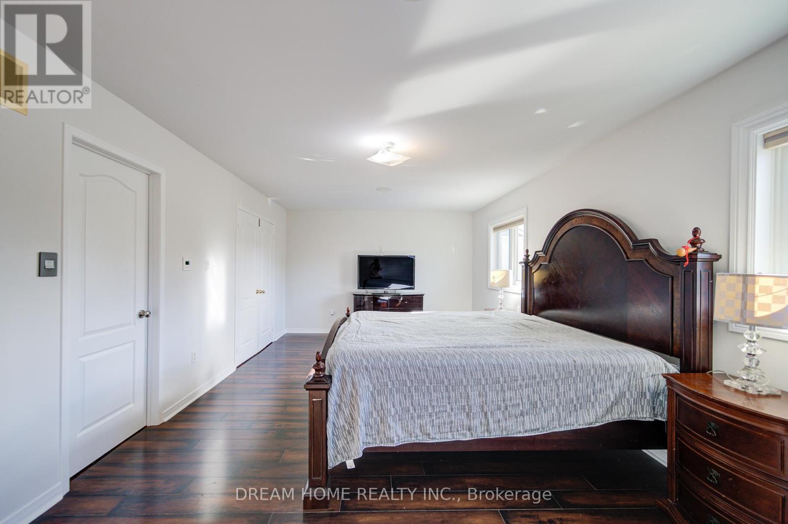 23 Viscount Way, East Gwillimbury, Ontario  L0G 1M0 - Photo 19 - N12455221