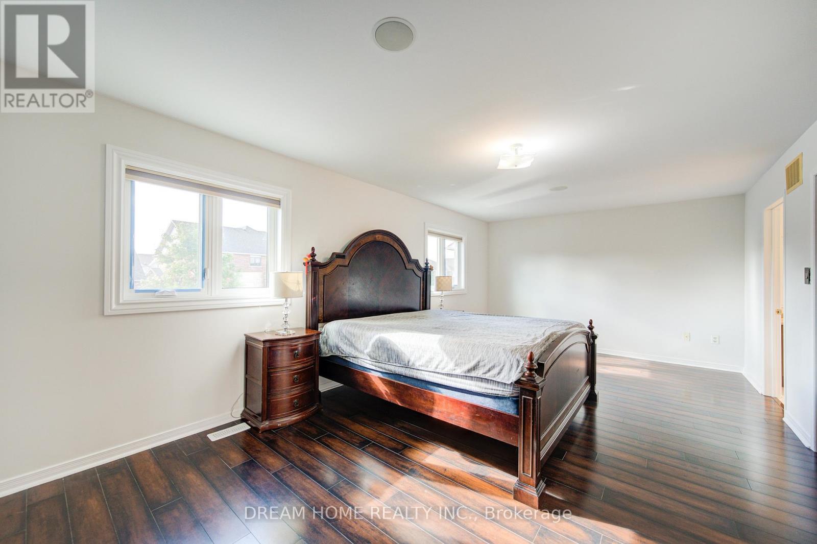 23 Viscount Way, East Gwillimbury, Ontario  L0G 1M0 - Photo 20 - N12455221