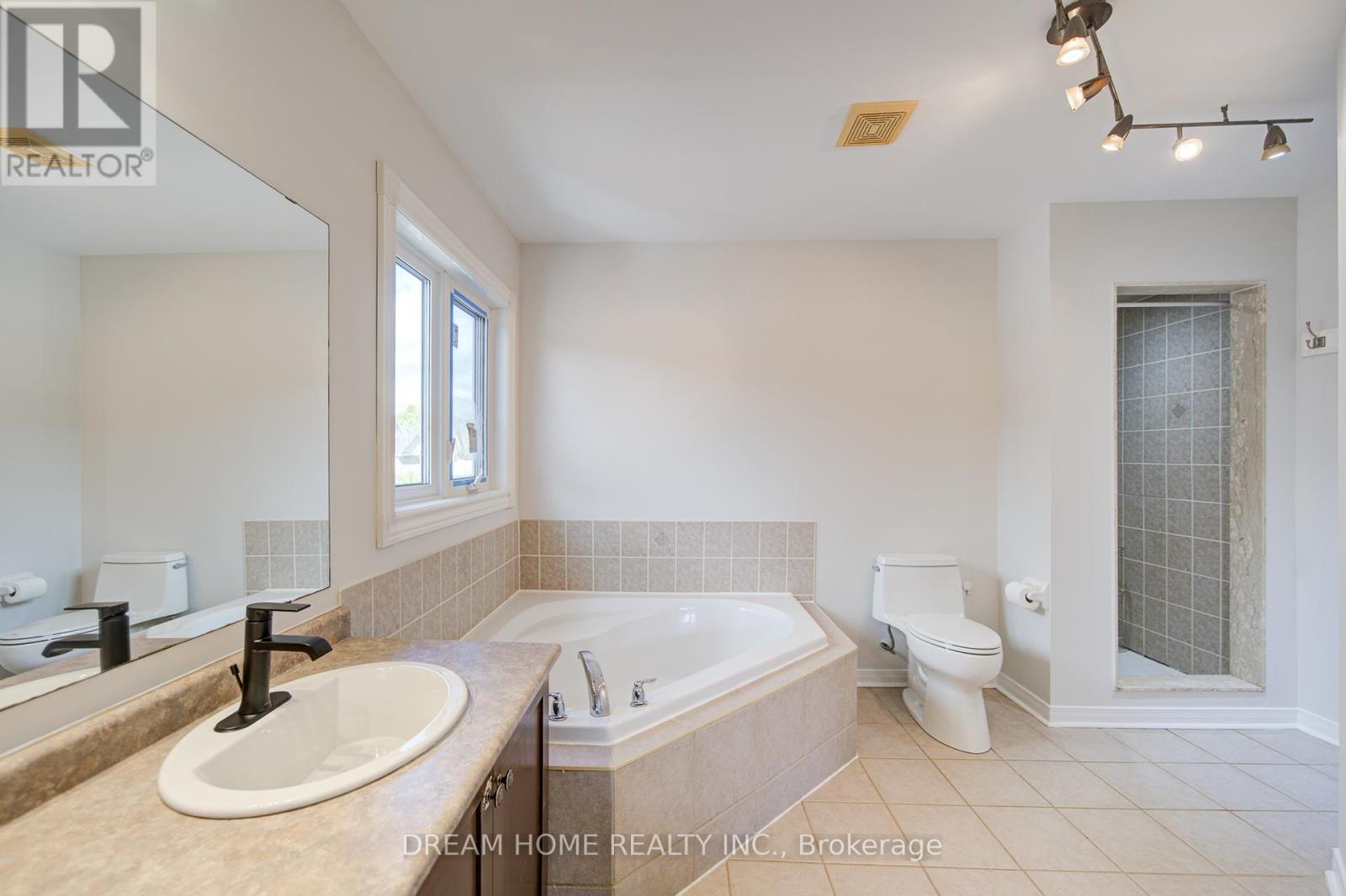 23 Viscount Way, East Gwillimbury, Ontario  L0G 1M0 - Photo 25 - N12455221