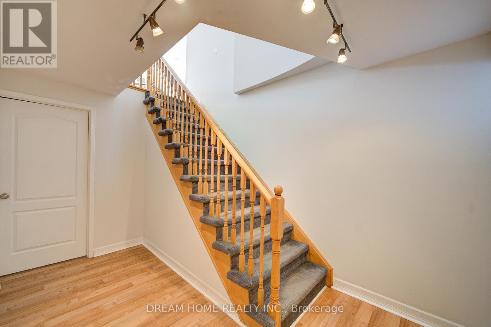 23 Viscount Way, East Gwillimbury, Ontario  L0G 1M0 - Photo 26 - N12455221