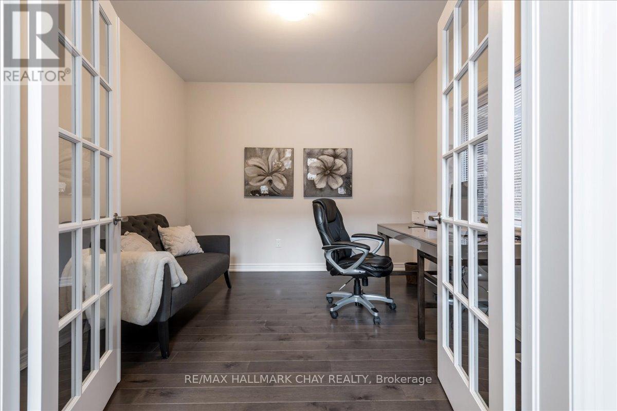 1433 Mcroberts Crescent, Innisfil, Ontario  L9S 4R7 - Photo 15 - N12455246