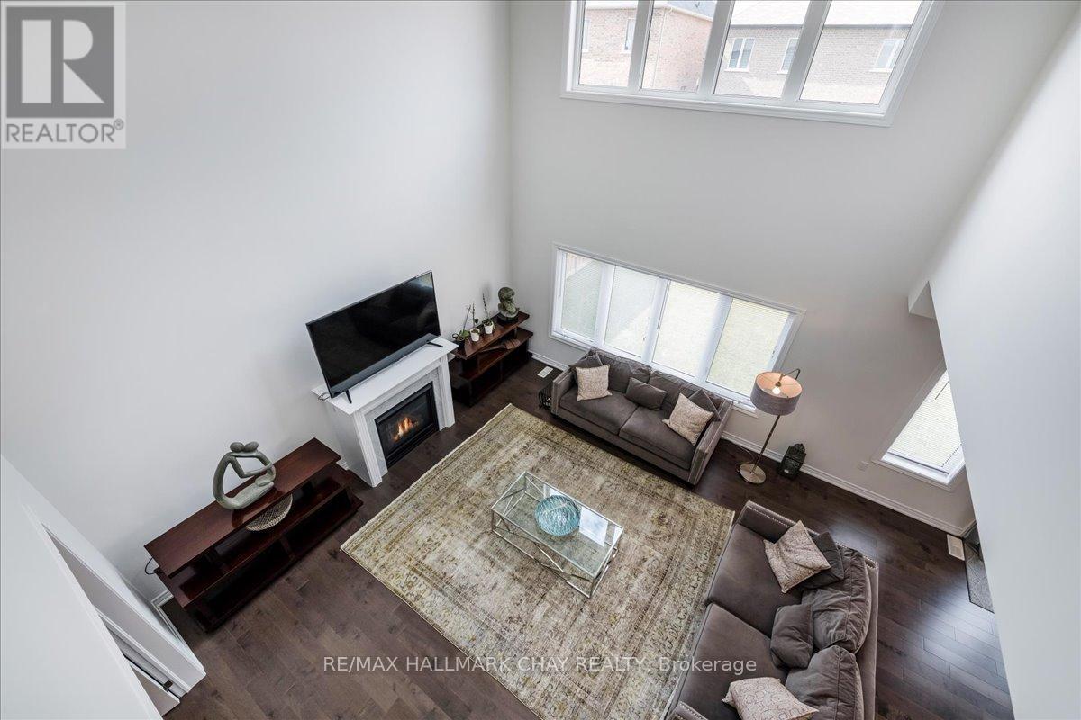 1433 Mcroberts Crescent, Innisfil, Ontario  L9S 4R7 - Photo 16 - N12455246