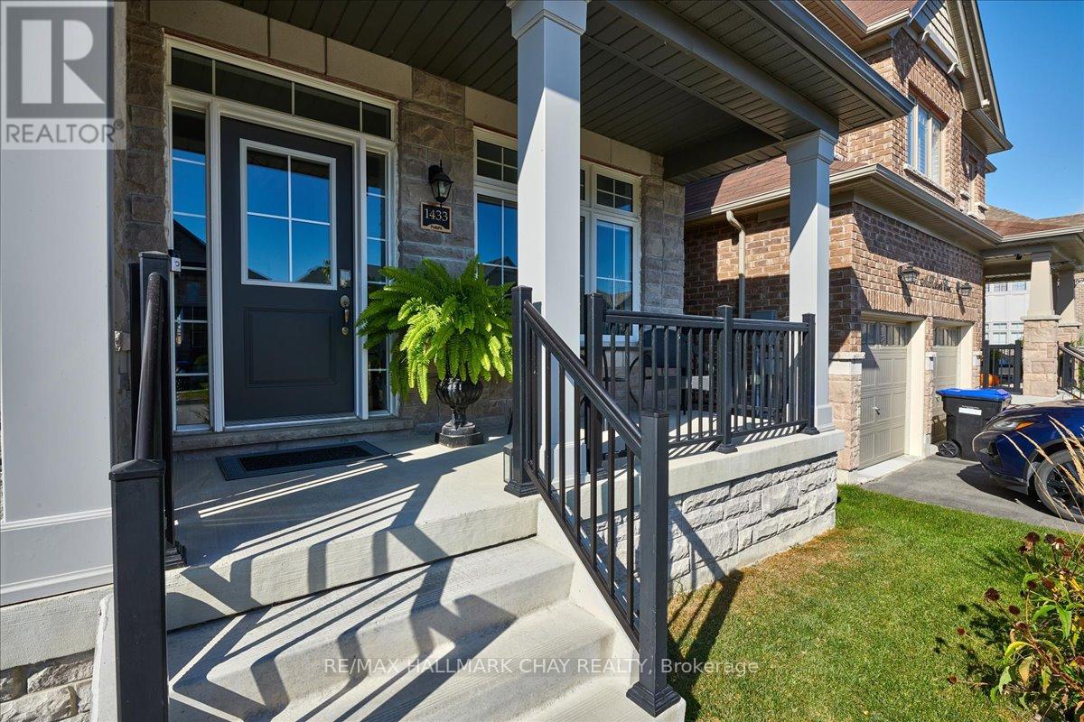 1433 Mcroberts Crescent, Innisfil, Ontario  L9S 4R7 - Photo 2 - N12455246