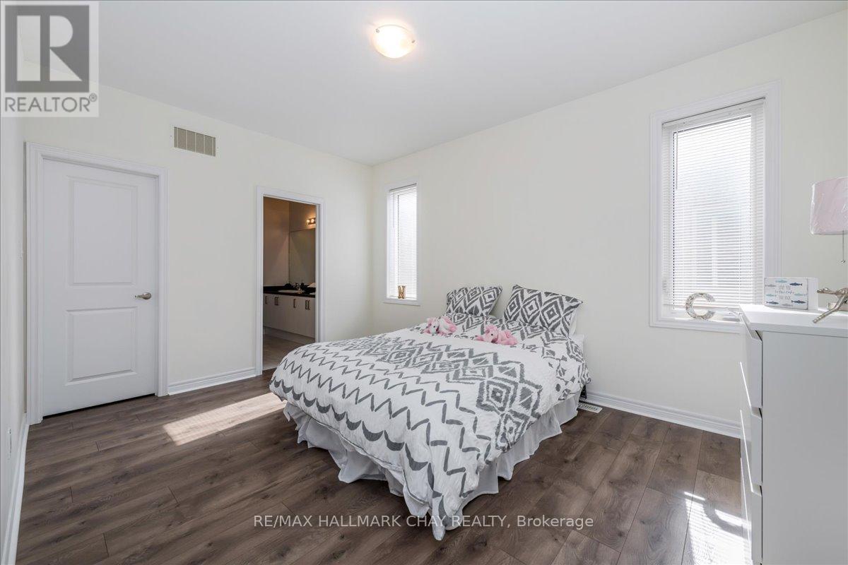 1433 Mcroberts Crescent, Innisfil, Ontario  L9S 4R7 - Photo 22 - N12455246