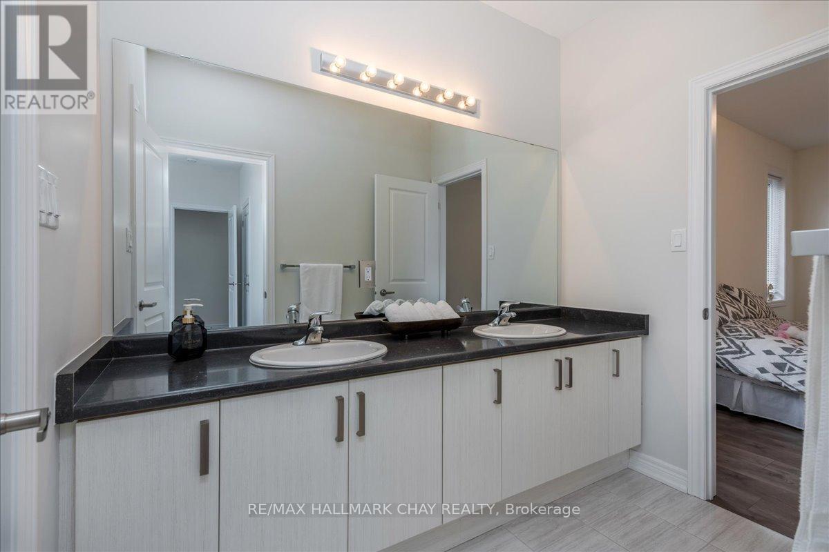 1433 Mcroberts Crescent, Innisfil, Ontario  L9S 4R7 - Photo 23 - N12455246