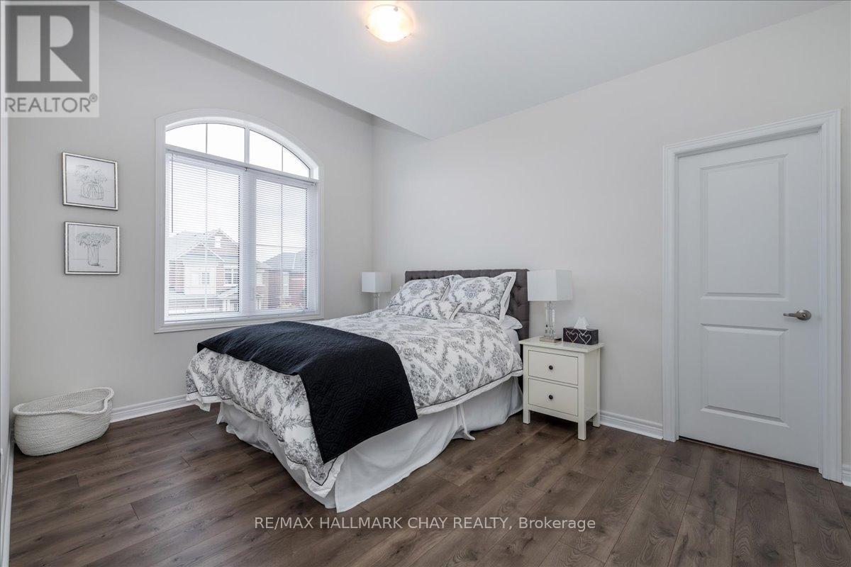 1433 Mcroberts Crescent, Innisfil, Ontario  L9S 4R7 - Photo 24 - N12455246