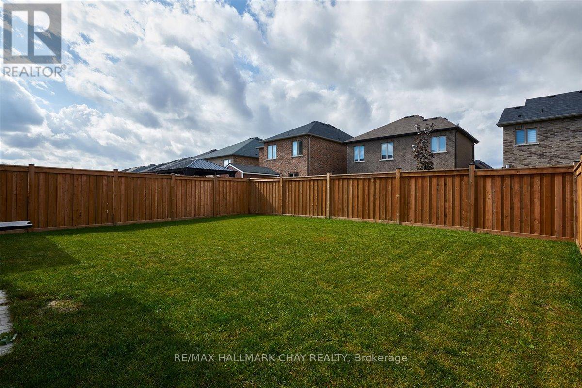 1433 Mcroberts Crescent, Innisfil, Ontario  L9S 4R7 - Photo 27 - N12455246