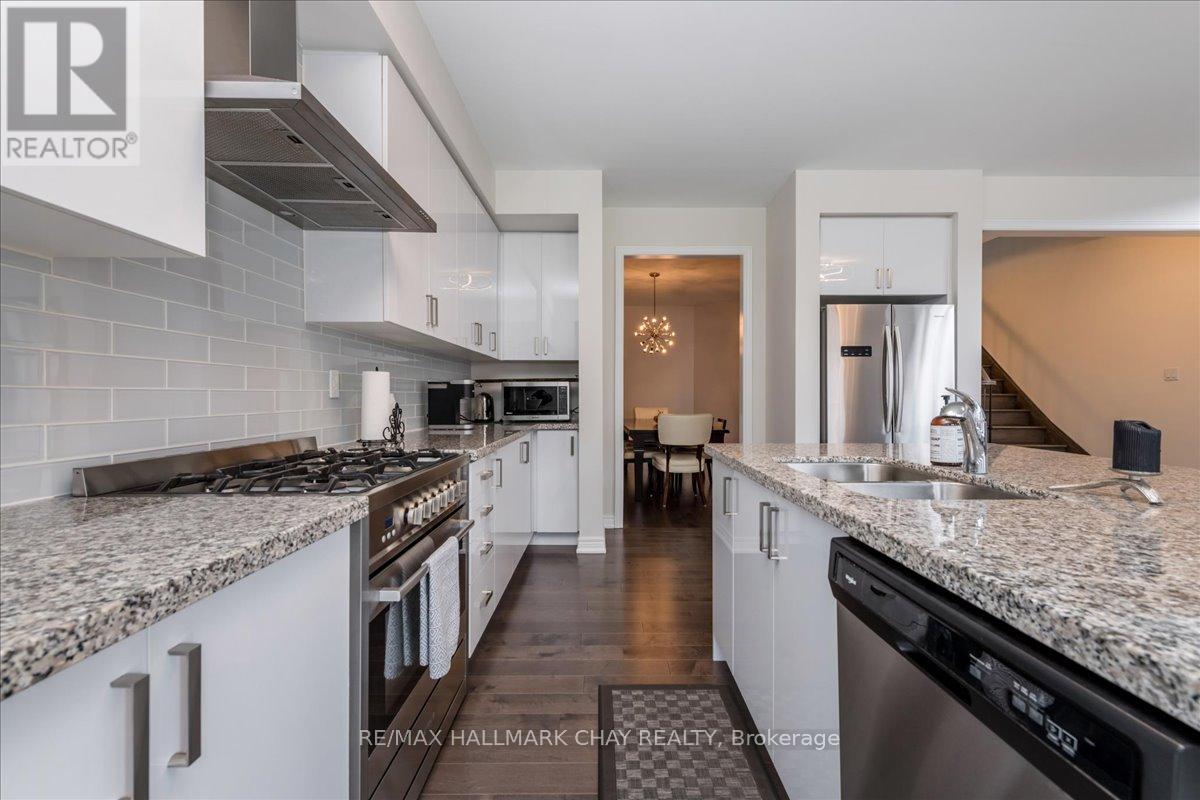 1433 Mcroberts Crescent, Innisfil, Ontario  L9S 4R7 - Photo 7 - N12455246