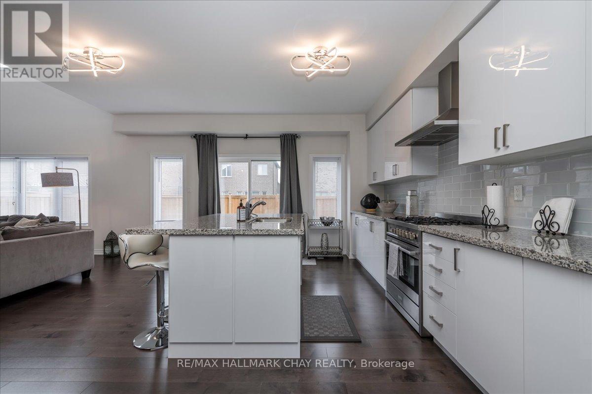 1433 Mcroberts Crescent, Innisfil, Ontario  L9S 4R7 - Photo 8 - N12455246