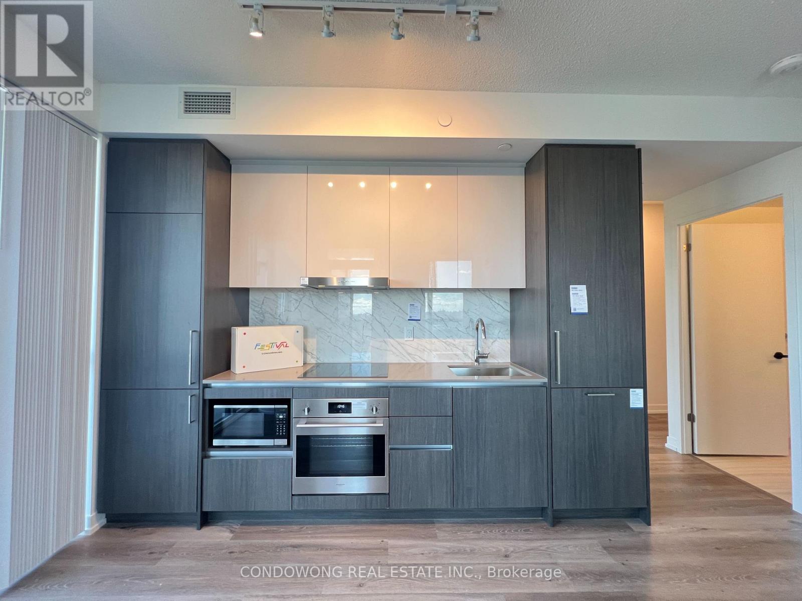 1206 - 225 Commerce Street, Vaughan, Ontario  L4K 0R1 - Photo 11 - N12455254