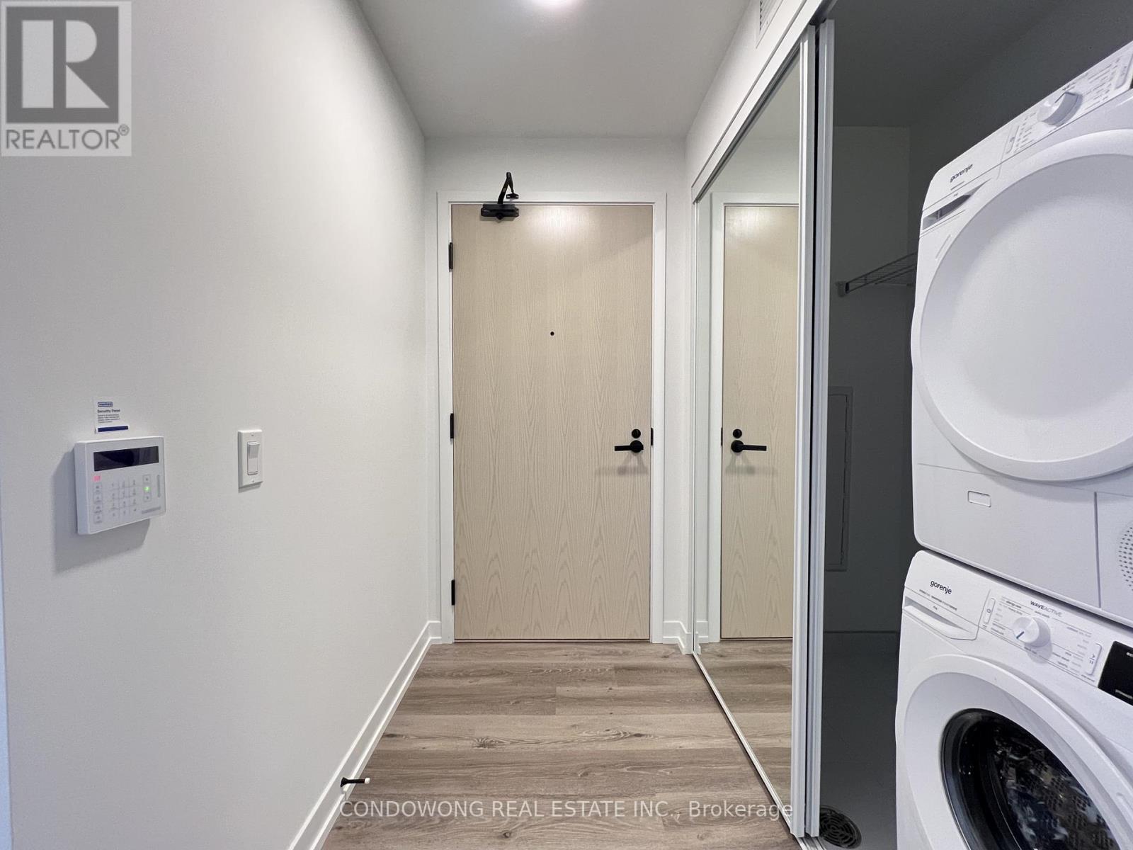1206 - 225 Commerce Street, Vaughan, Ontario  L4K 0R1 - Photo 2 - N12455254