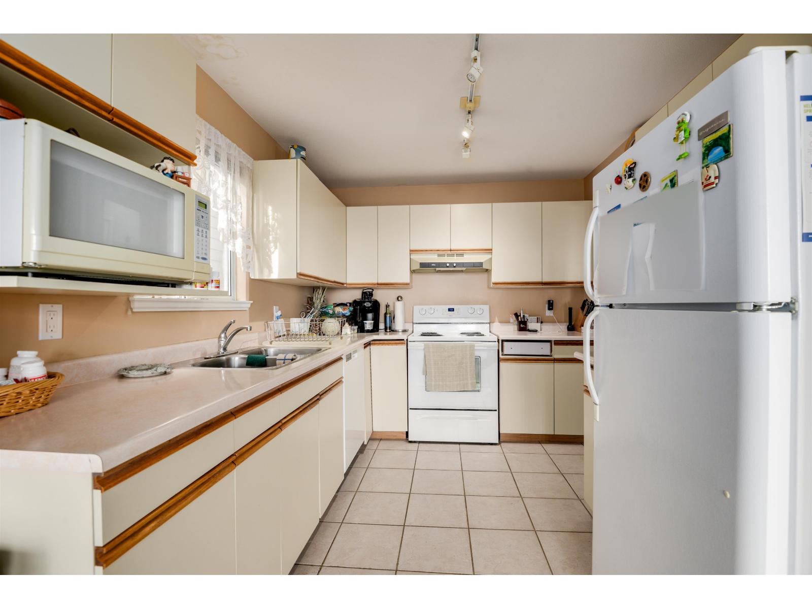 15173 Royal Avenue, White Rock, British Columbia  V4B 1M2 - Photo 14 - R3056995