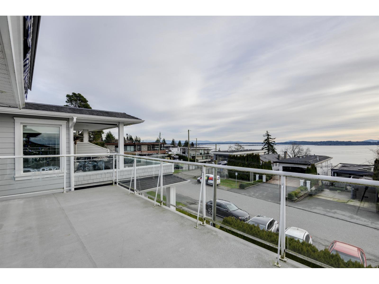 15173 Royal Avenue, White Rock, British Columbia  V4B 1M2 - Photo 4 - R3056995