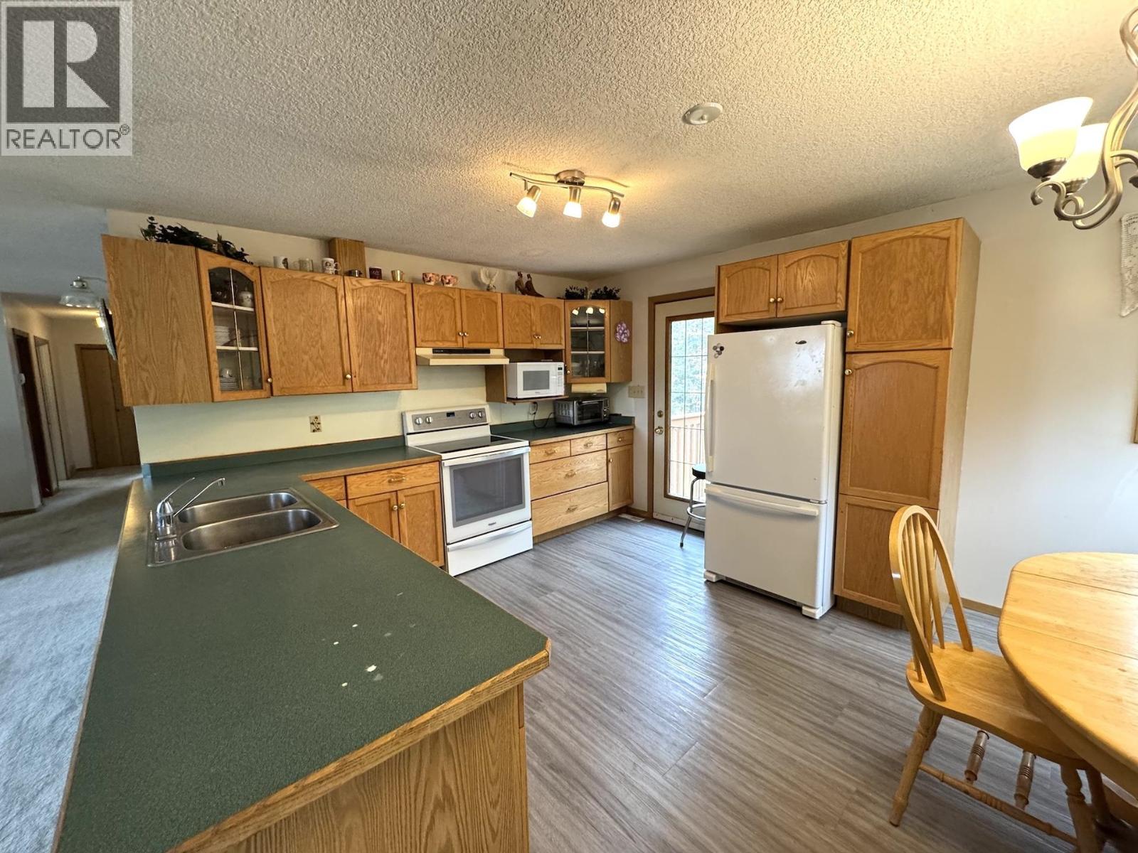 13290 Golata Creek Road, Cecil Lake, British Columbia  V0C 1G0 - Photo 13 - R3057005