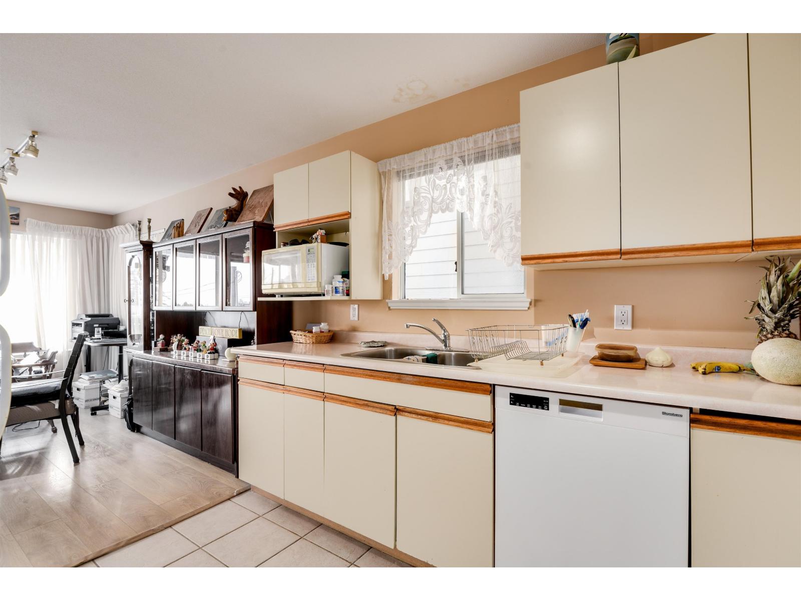 15173 Royal Avenue, White Rock, British Columbia  V4B 1M2 - Photo 15 - R3056995