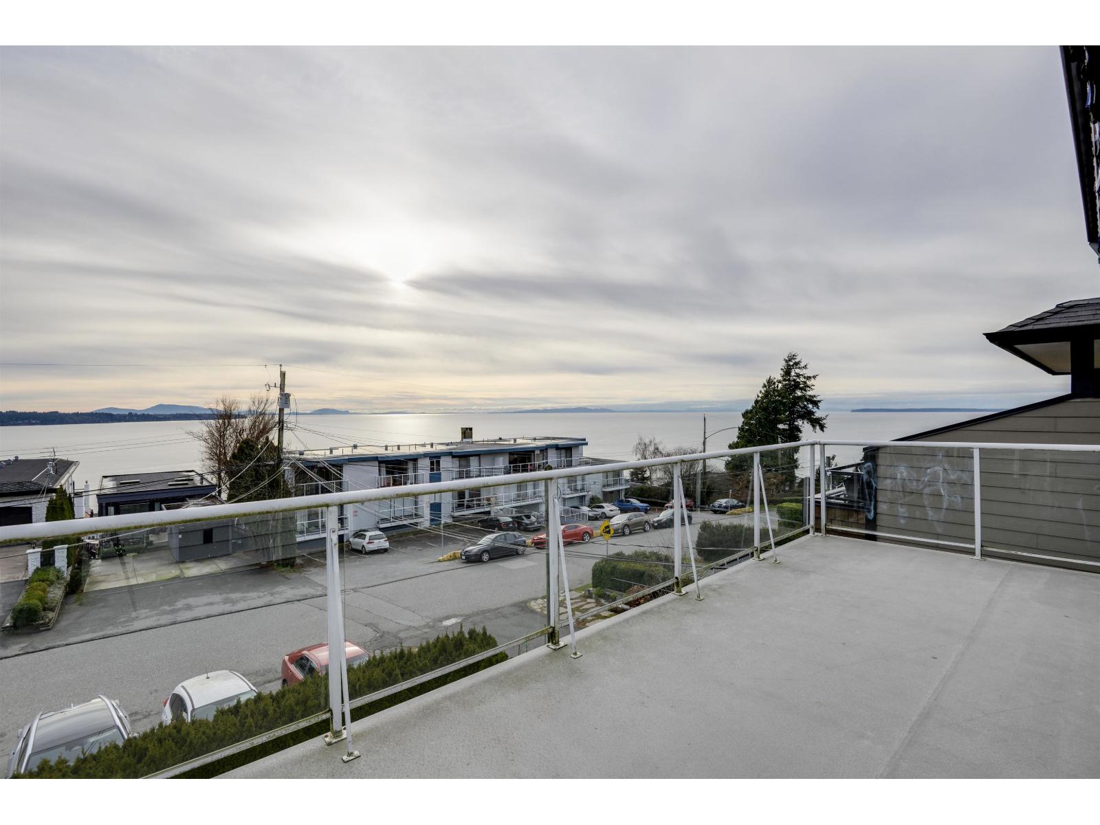 15173 Royal Avenue, White Rock, British Columbia  V4B 1M2 - Photo 5 - R3056995