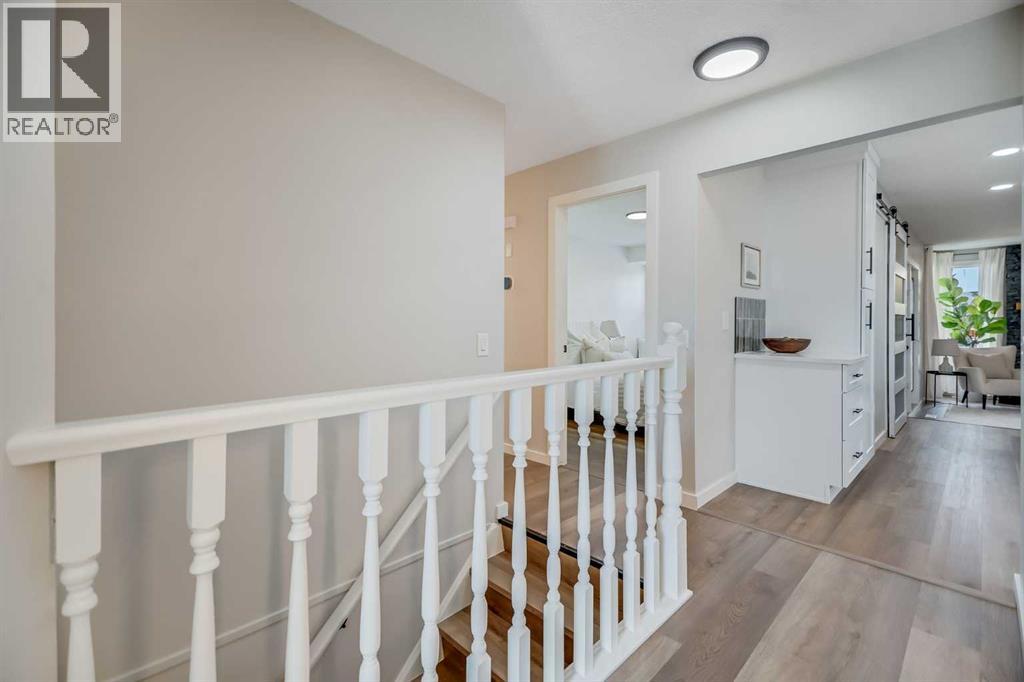 92 Woodford Drive Sw, Calgary, Alberta  T2W 4C3 - Photo 11 - A2258739