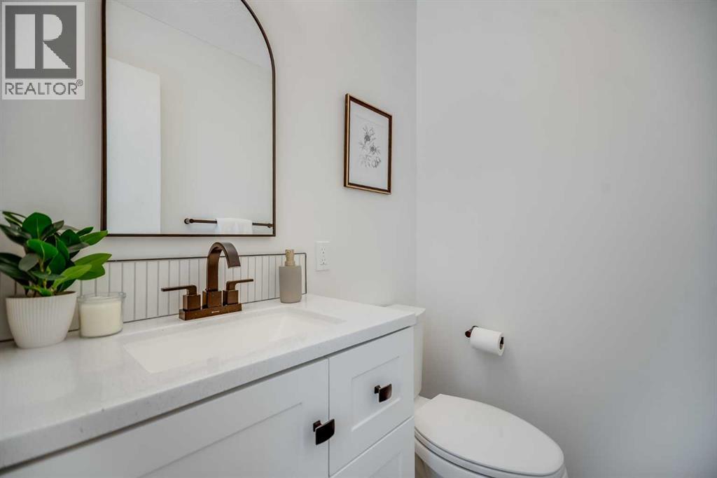 92 Woodford Drive Sw, Calgary, Alberta  T2W 4C3 - Photo 31 - A2258739