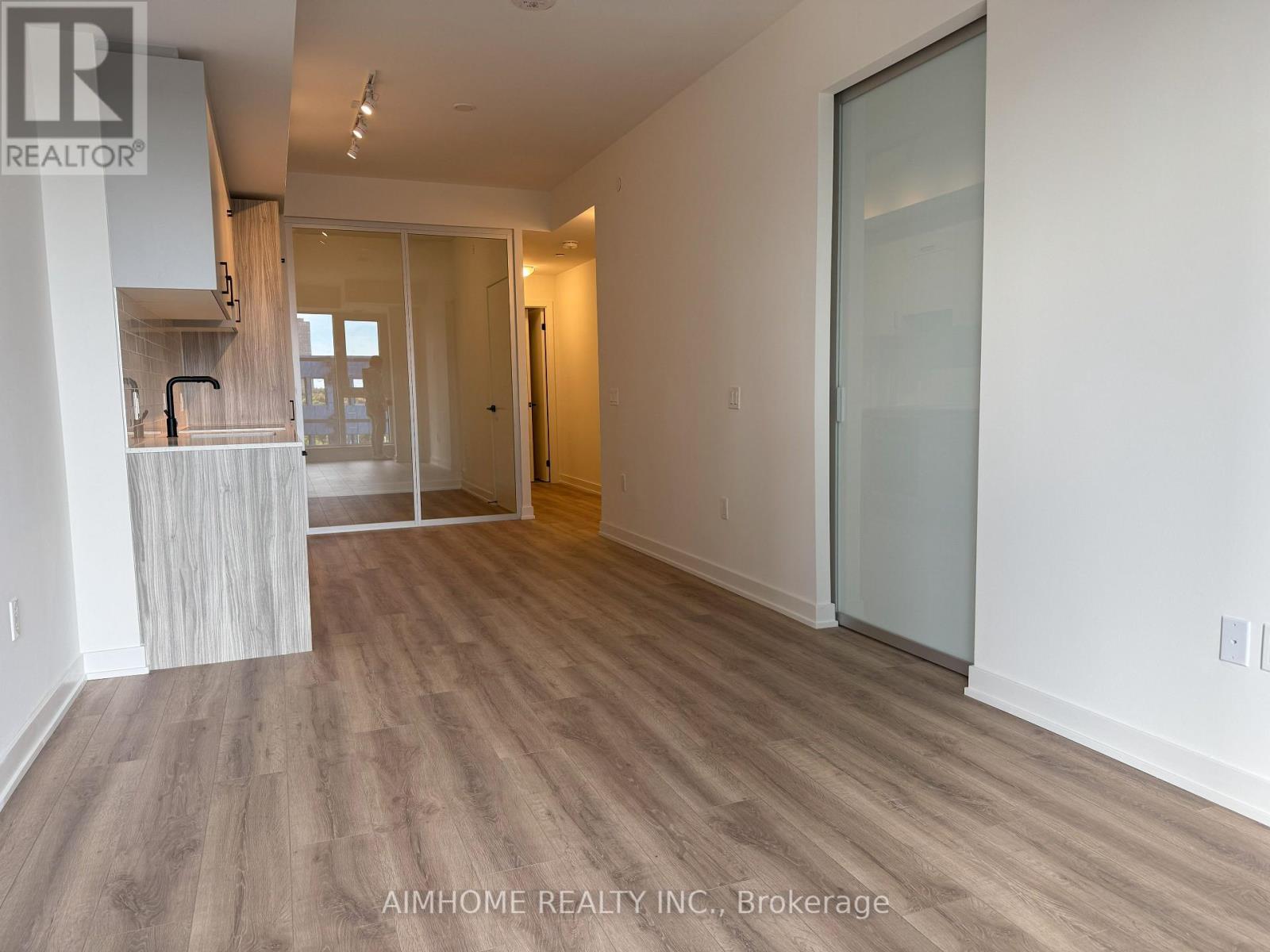330 - 1 Kyle Lowry Road, Toronto, Ontario  M3C 0S6 - Photo 6 - C12450961