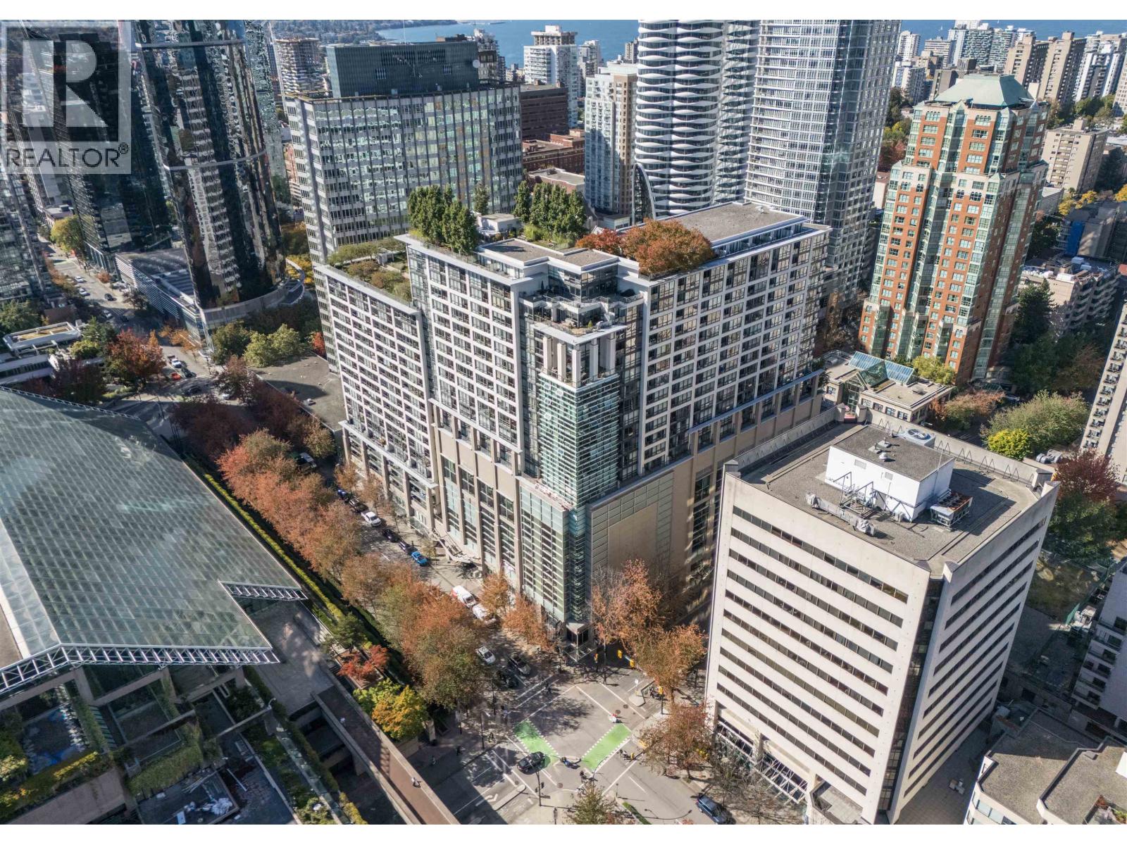 1632 938 SMITHE STREET, Vancouver, British Columbia