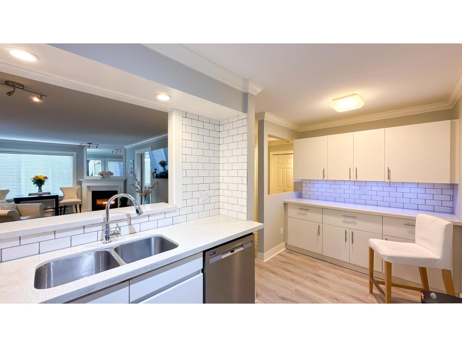 109 1533 Best Street, White Rock, British Columbia  V4B 4E9 - Photo 8 - R3057013