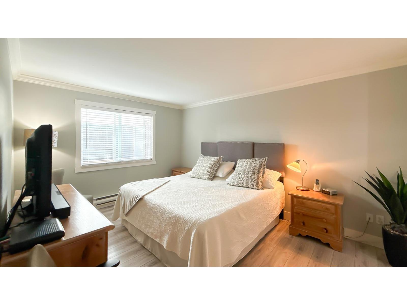 109 1533 Best Street, White Rock, British Columbia  V4B 4E9 - Photo 9 - R3057013
