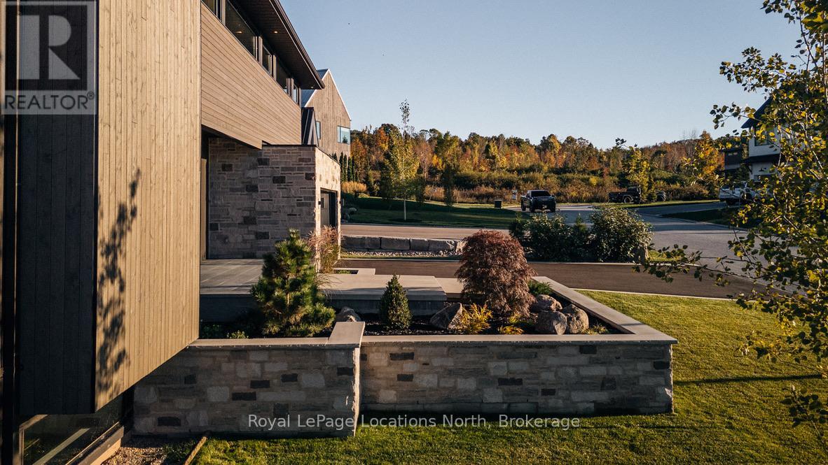 104 Maryward Crescent, Blue Mountains, Ontario  N0H 1J0 - Photo 4 - X12455356
