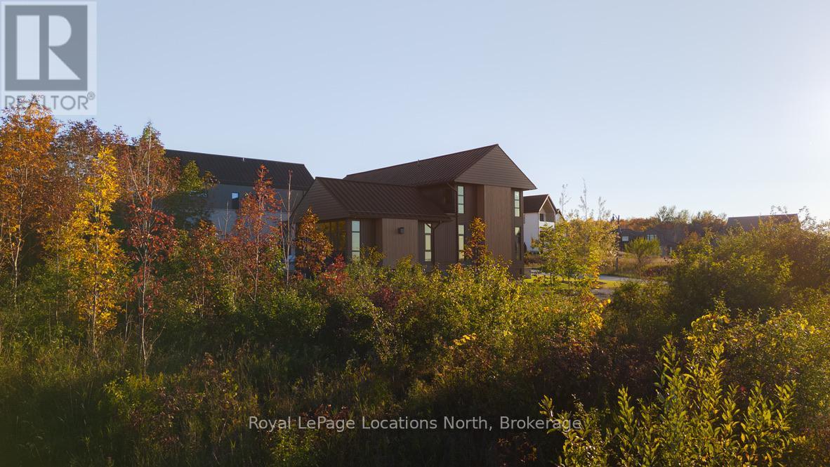 104 Maryward Crescent, Blue Mountains, Ontario  N0H 1J0 - Photo 6 - X12455356