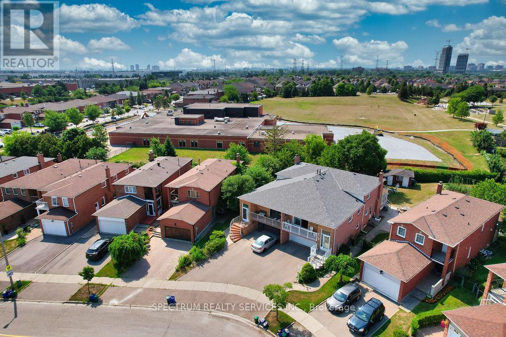 20 Terra Road, Vaughan, Ontario  L4L 3J5 - Photo 4 - N12395208