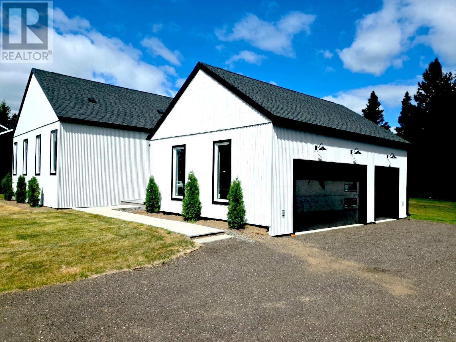 1659 Mountain RD, THUNDER BAY, Ontario