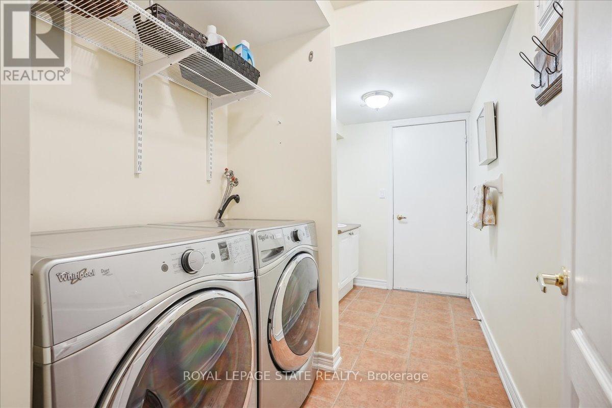 2328 Woodfield Road, Oakville, Ontario  L6H 6Y6 - Photo 39 - W12350118