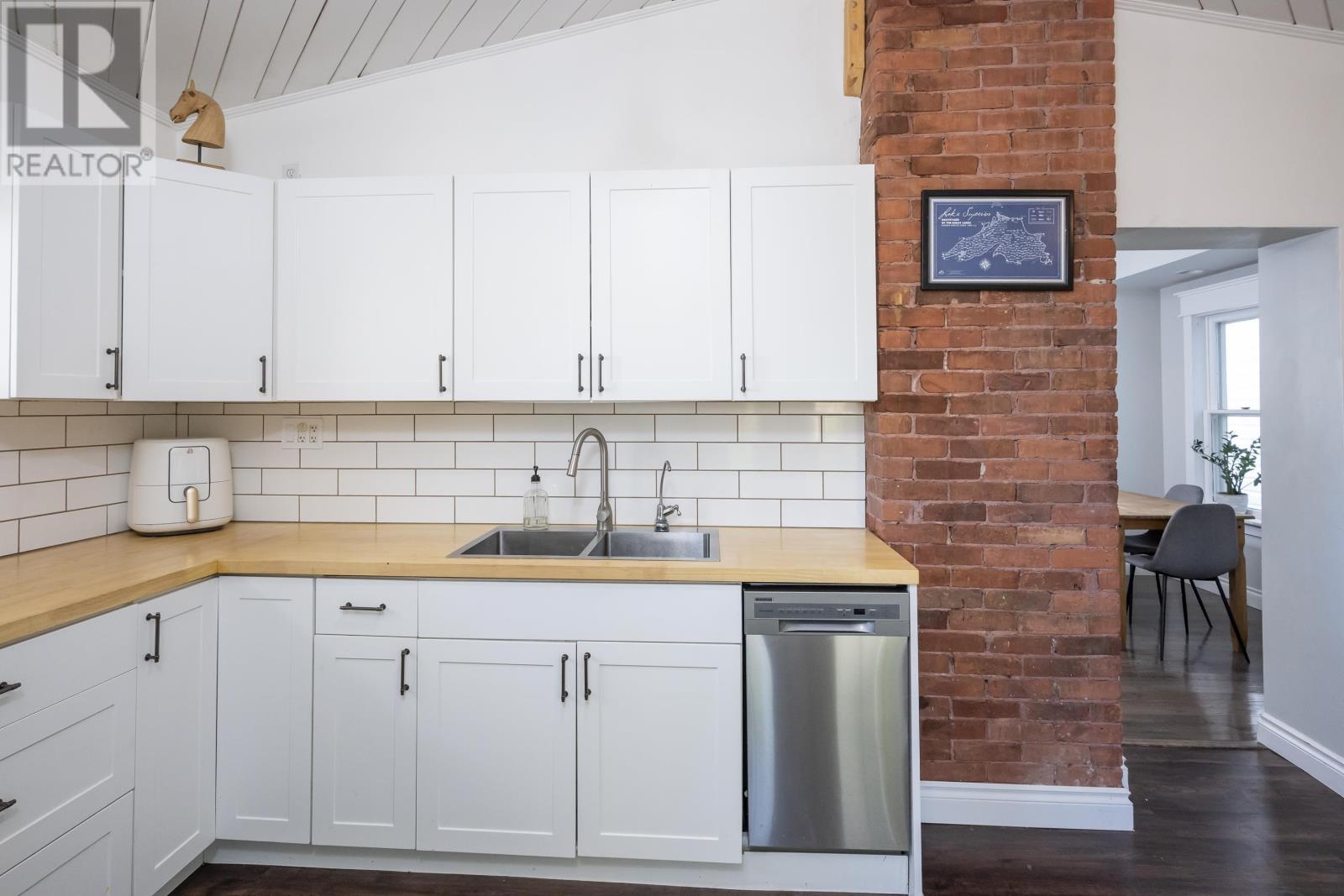 98 Jean St., Thunder Bay, Ontario  P7A 5E9 - Photo 22 - TB253188