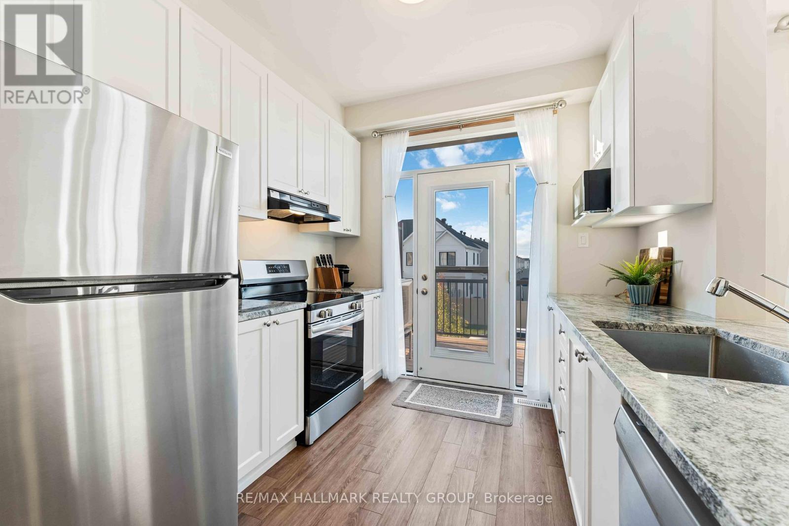 629 Quilter Row, Ottawa, Ontario  K0A 2Z0 - Photo 10 - X12455347