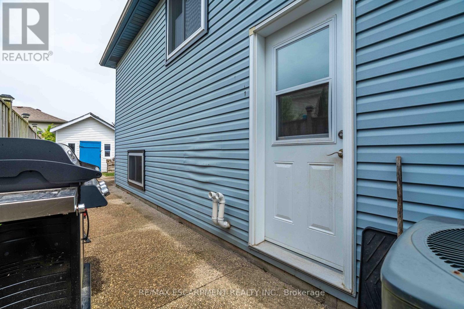 30 Glengary Crescent, Haldimand, Ontario  N3W 2L7 - Photo 35 - X12277288