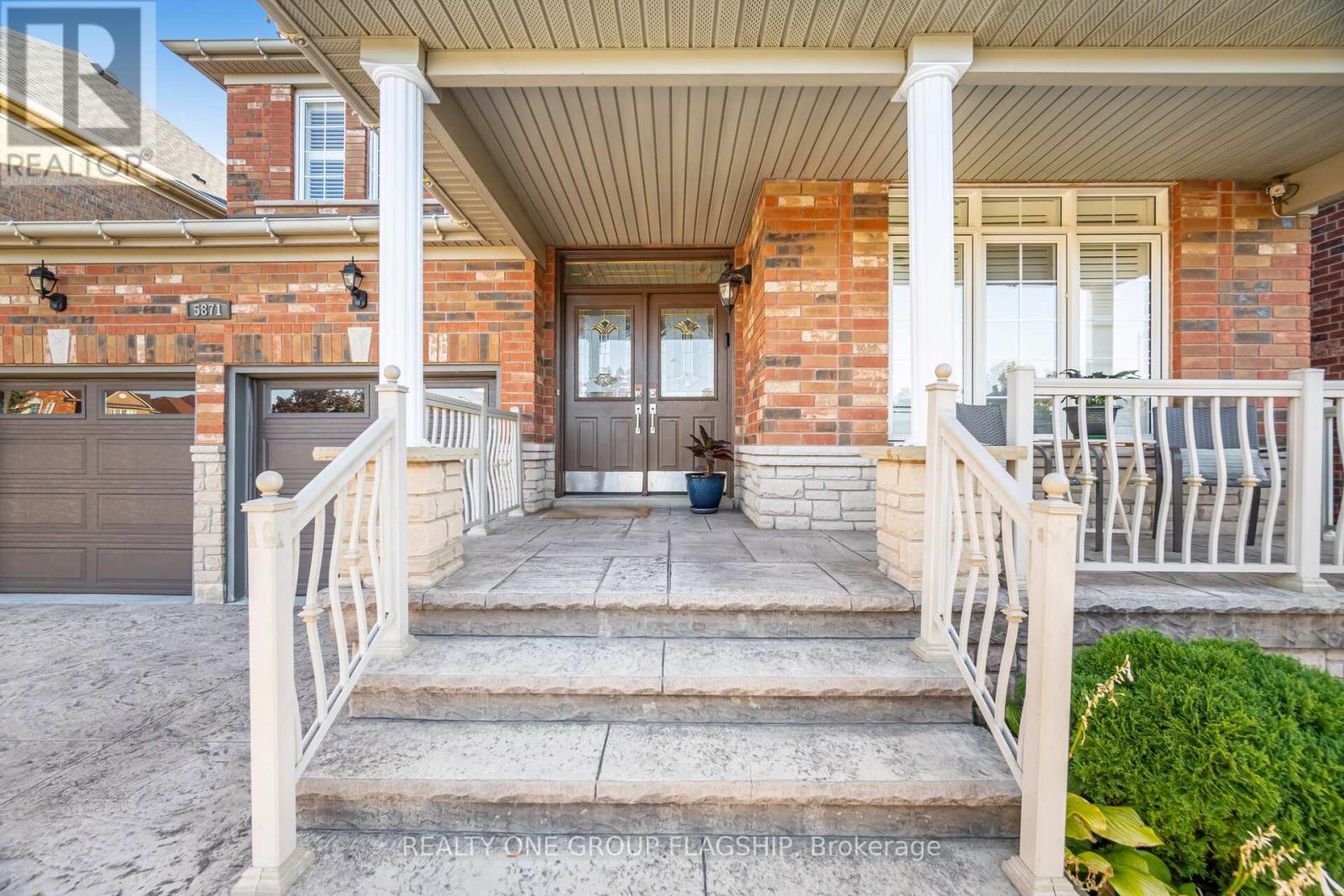 5871 Long Valley Road E, Mississauga, Ontario  L5M 6J5 - Photo 3 - W12455260