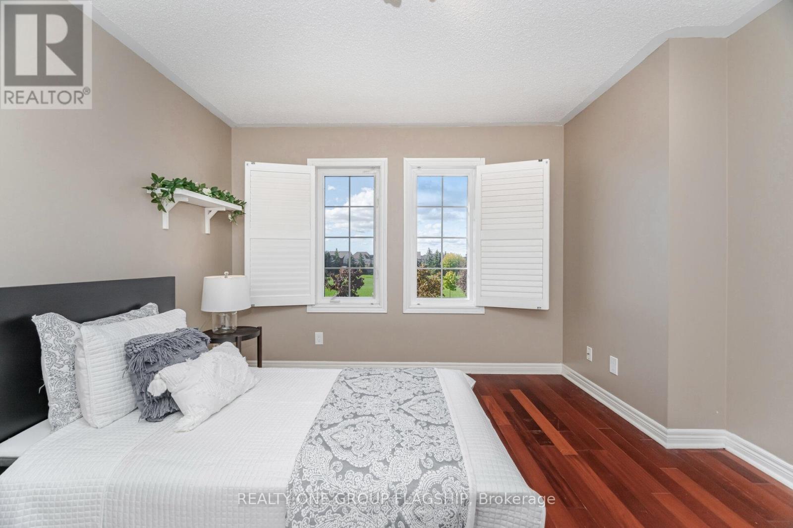 5871 Long Valley Road E, Mississauga, Ontario  L5M 6J5 - Photo 34 - W12455260