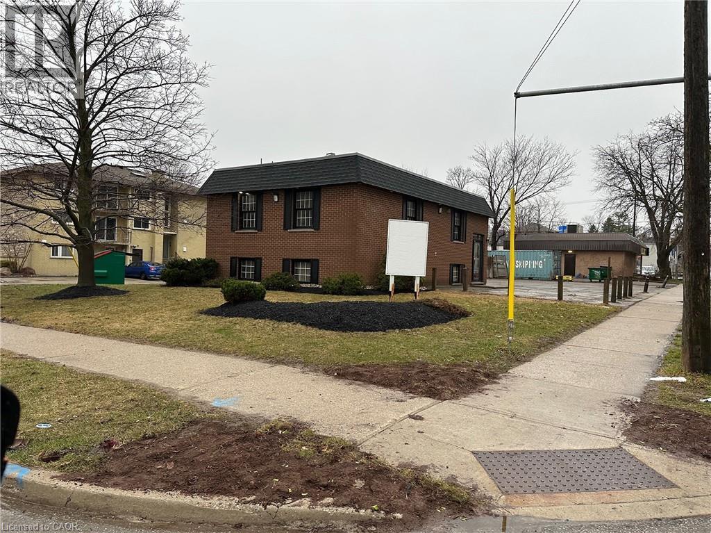 5 Hickory Street E, Waterloo, Ontario  N2J 4L3 - Photo 1 - 40778075