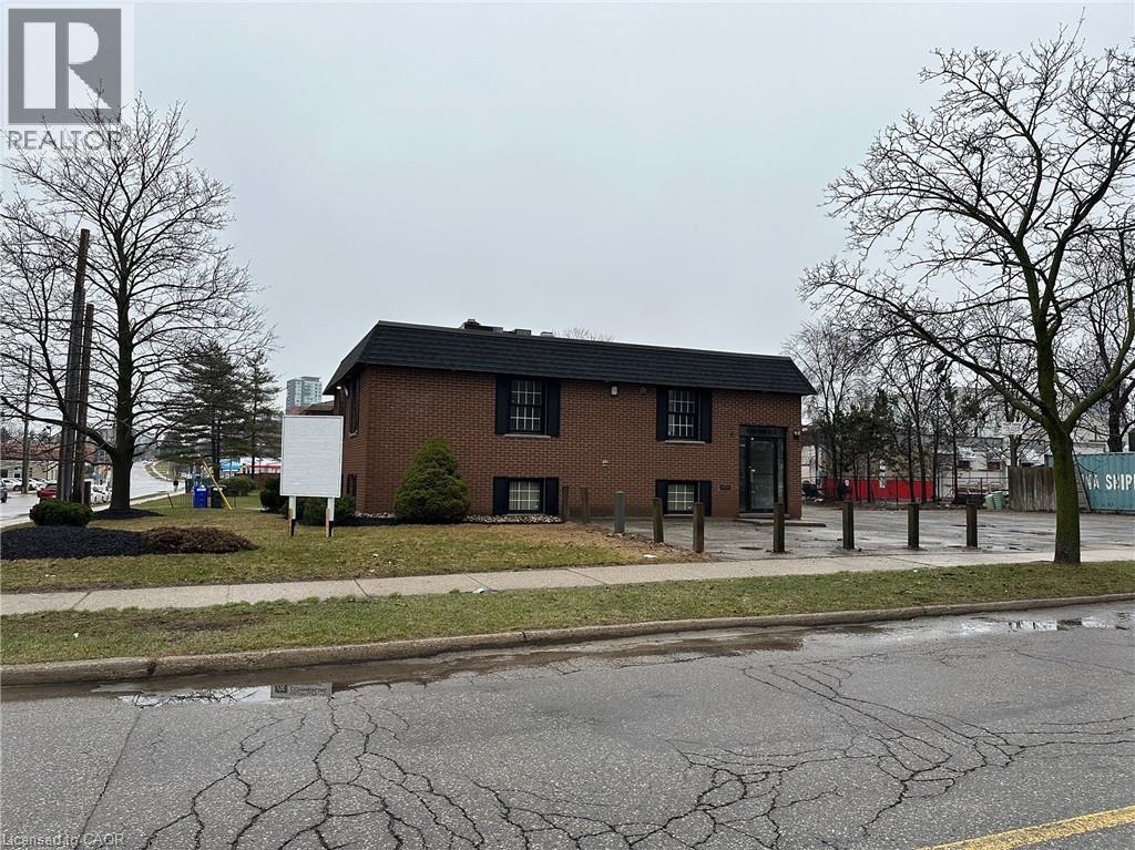 5 Hickory Street E, Waterloo, Ontario  N2J 4L3 - Photo 2 - 40778075