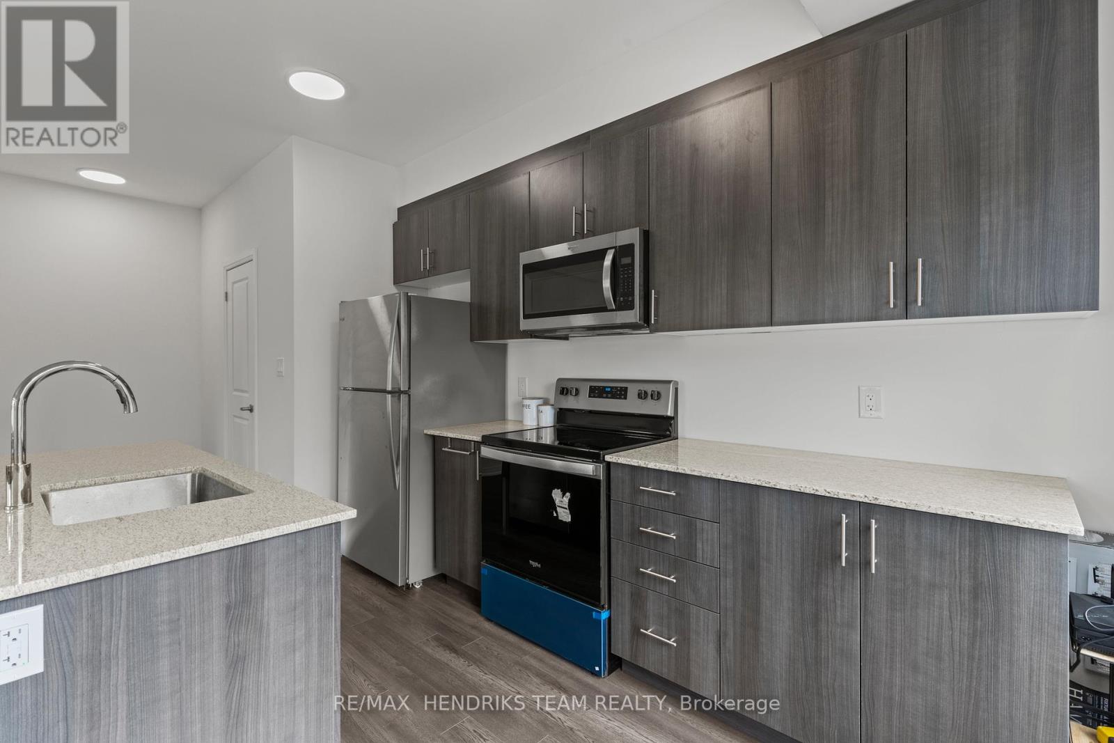 48 Sidney Rose Common, St. Catharines, Ontario  L2T 0B3 - Photo 14 - X12455340