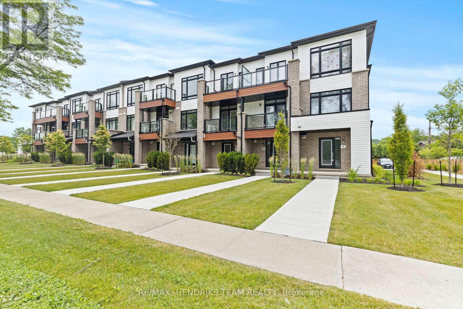 48 Sidney Rose Common, St. Catharines, Ontario  L2T 0B3 - Photo 2 - X12455340