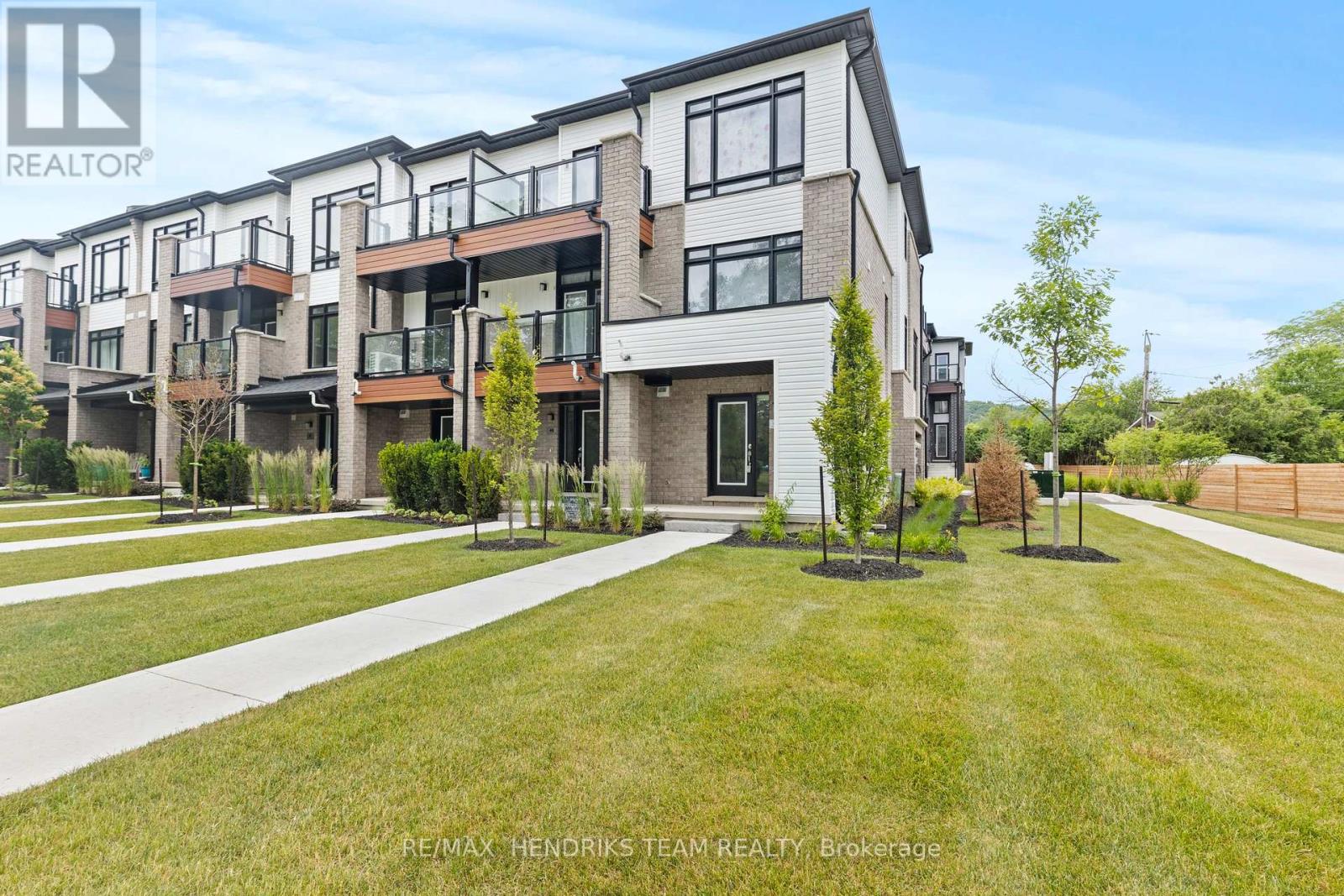 48 Sidney Rose Common, St. Catharines, Ontario  L2T 0B3 - Photo 4 - X12455340