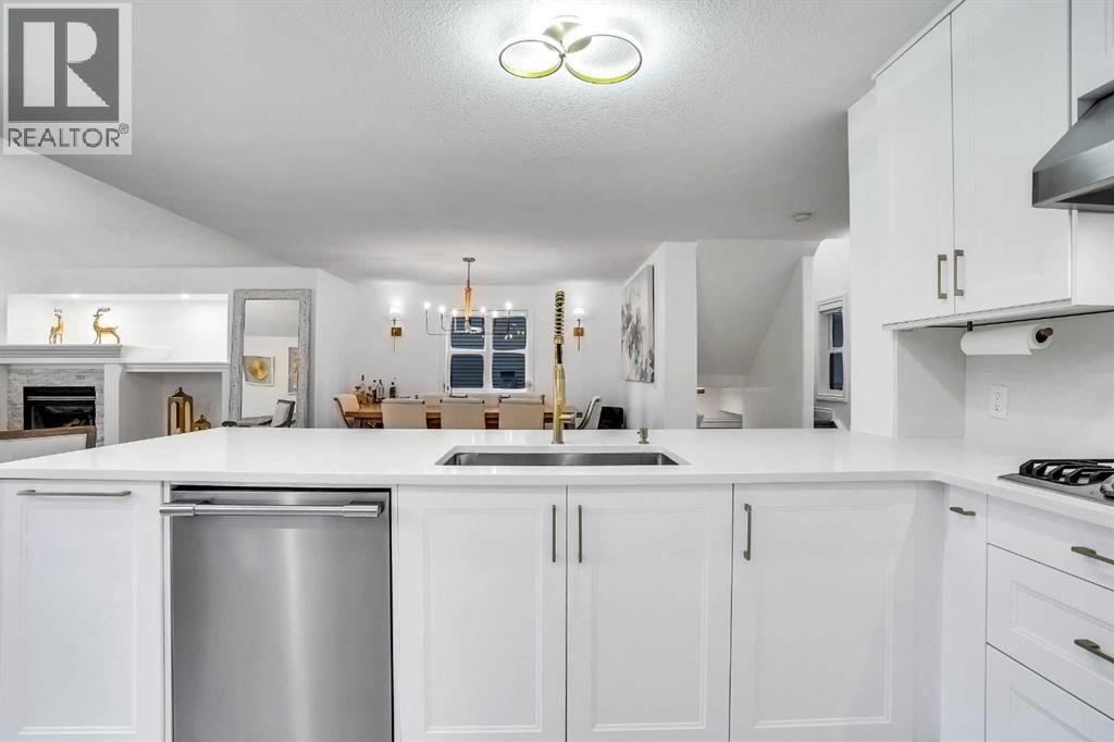 342 Cougar Ridge Drive Sw, Calgary, Alberta  T3H 4Z5 - Photo 8 - A2238858