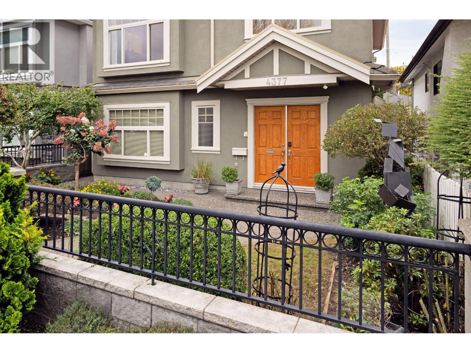 4377 Inverness Street, Vancouver, British Columbia  V5V 4X1 - Photo 3 - R3057166