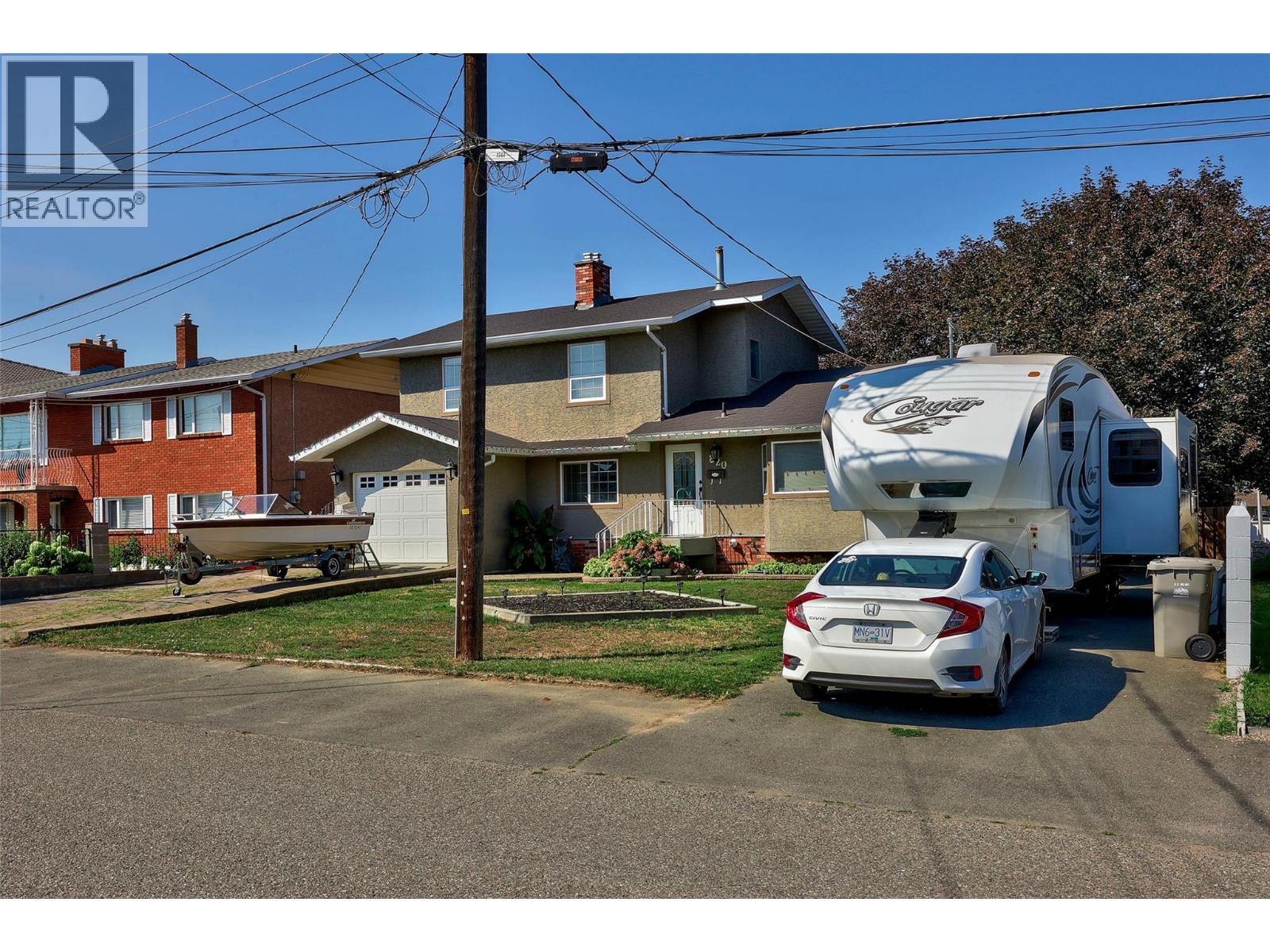 820 Ollek Street, Kamloops, British Columbia  V2B 5A9 - Photo 3 - 10365500