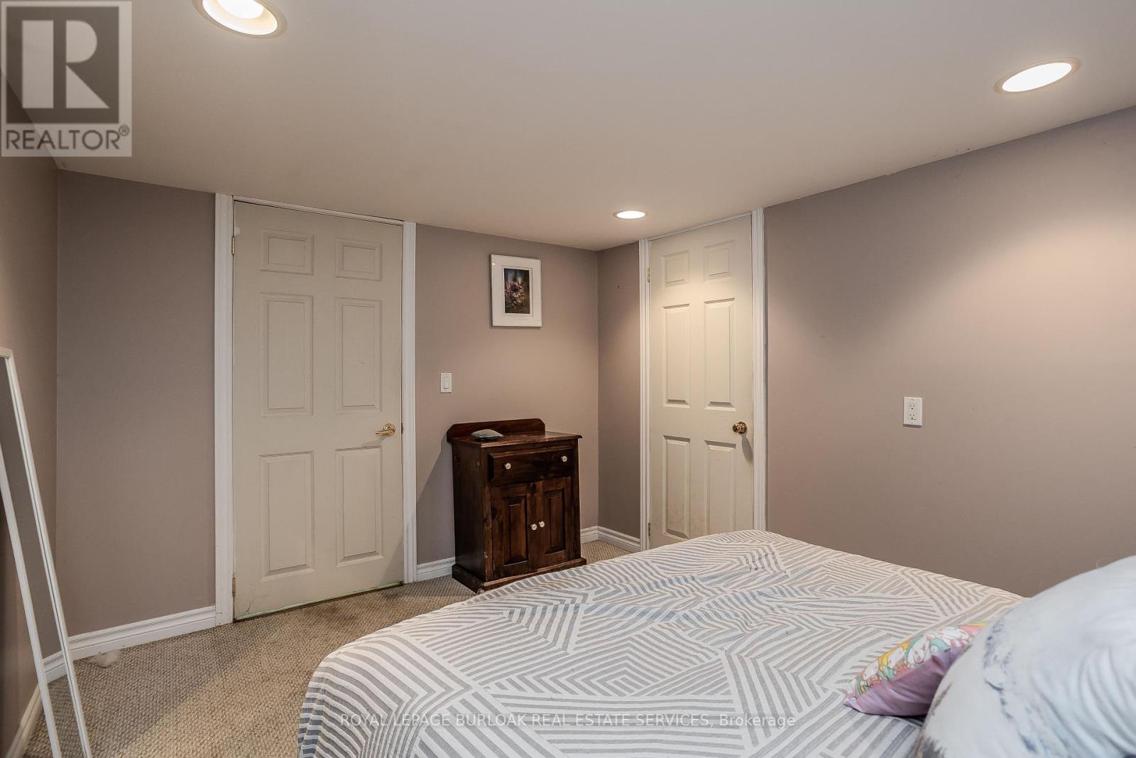 109 Emerald Court, Hamilton, Ontario  L8B 1A5 - Photo 37 - X12455230