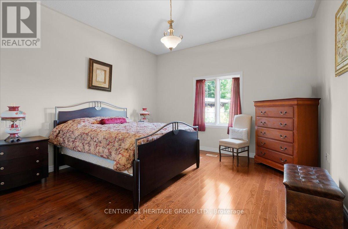 1945 Abingdon Road, West Lincoln, Ontario  L0R 1E0 - Photo 20 - X12455263