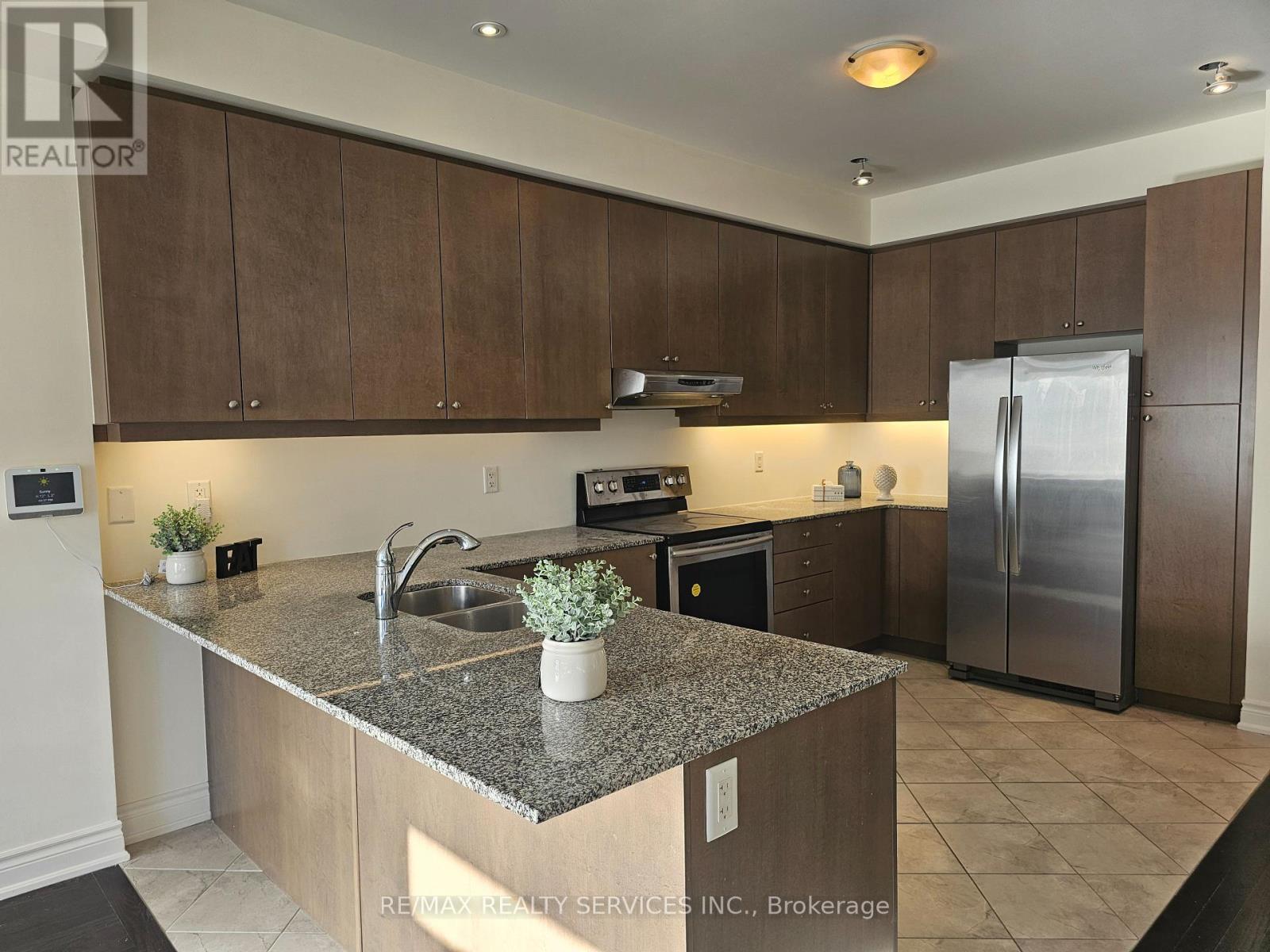 7 Lady Evelyn Crescent, Brampton, Ontario  L6Y 6C7 - Photo 7 - W12389697