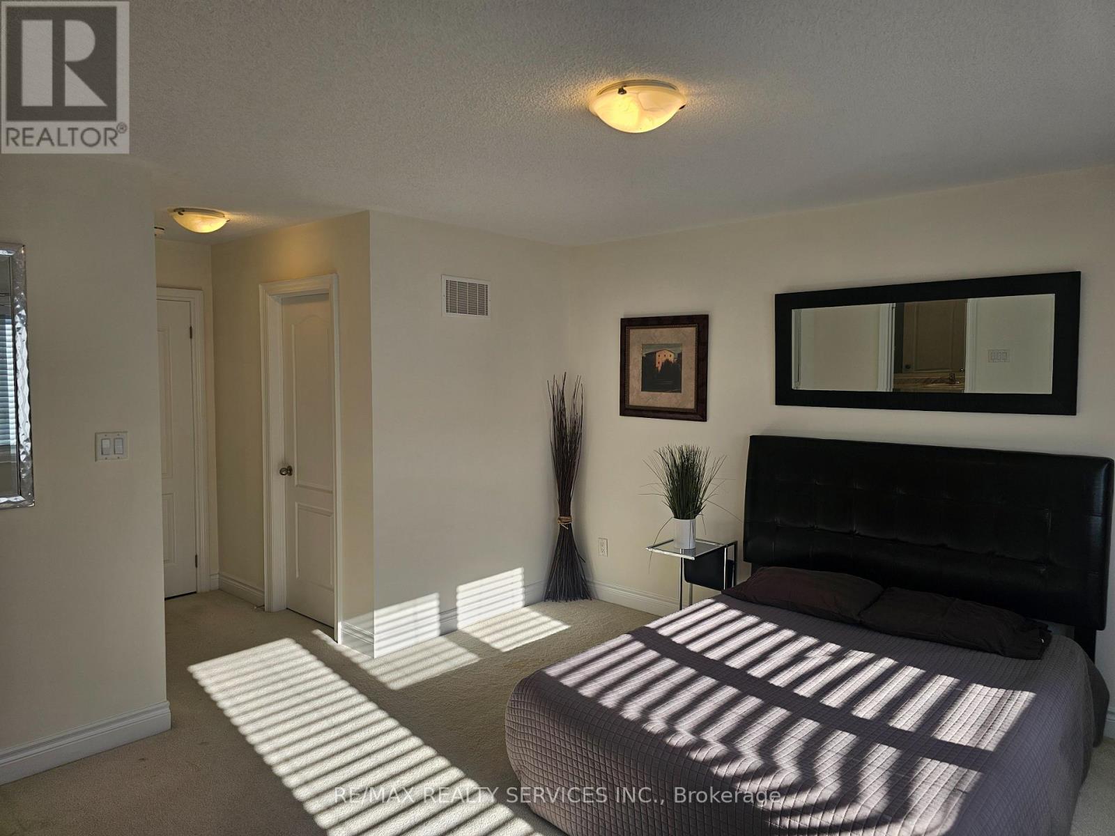 7 Lady Evelyn Crescent, Brampton, Ontario  L6Y 6C7 - Photo 19 - W12389697
