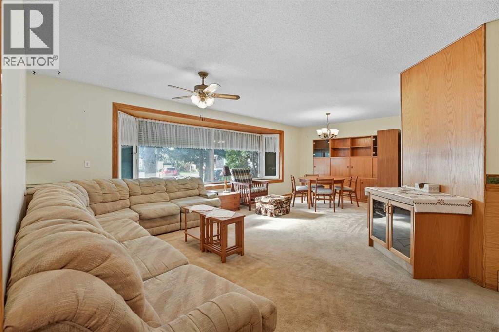331 Whitman Place Ne, Calgary, Alberta  T1Y 4T2 - Photo 2 - A2263539